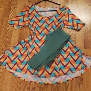 Lularoe perfect t and tween solid legging outfit